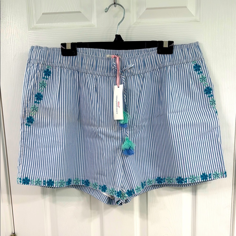 NWT Vineyard Vines Embroidered Pull on Shorts.  Size XXL.